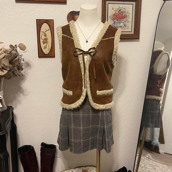 Vintage Faux Shearling Suede Tie Vest - Picture 3 of 8